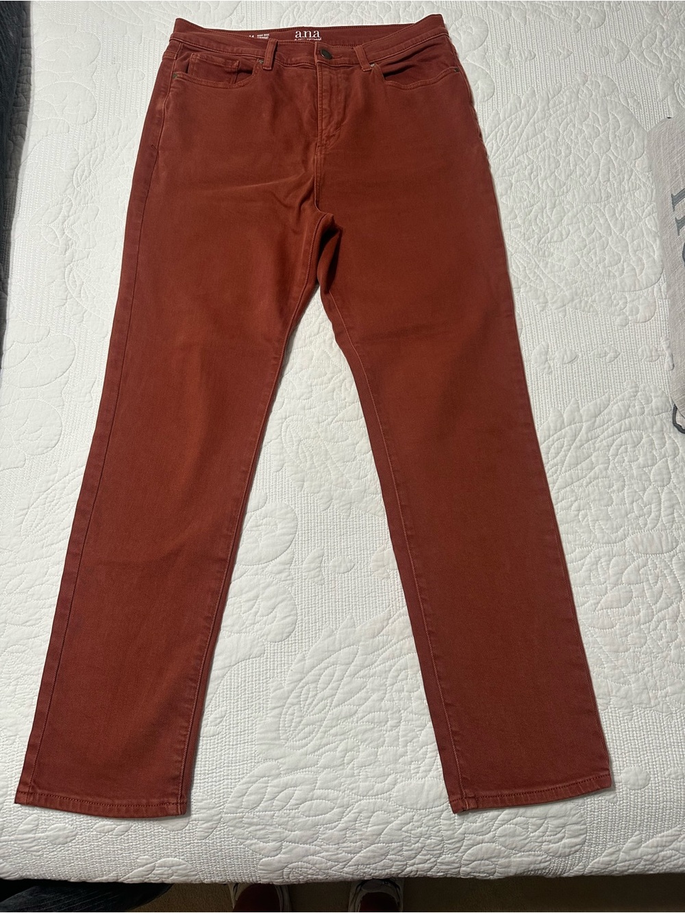 a.n.a Women's Rust Slim Straight leg jeans